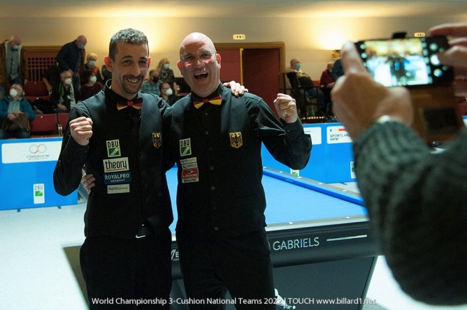 Deutschland im Halbfinale gegen Kolumbien; Türkei - Spanien 2.Halbfinale